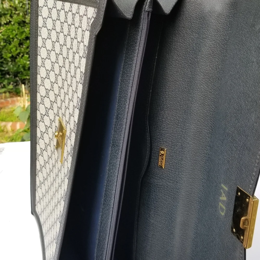 Gucci Vintage GG Navy Blue Briefcase Portfolio. UNISEX